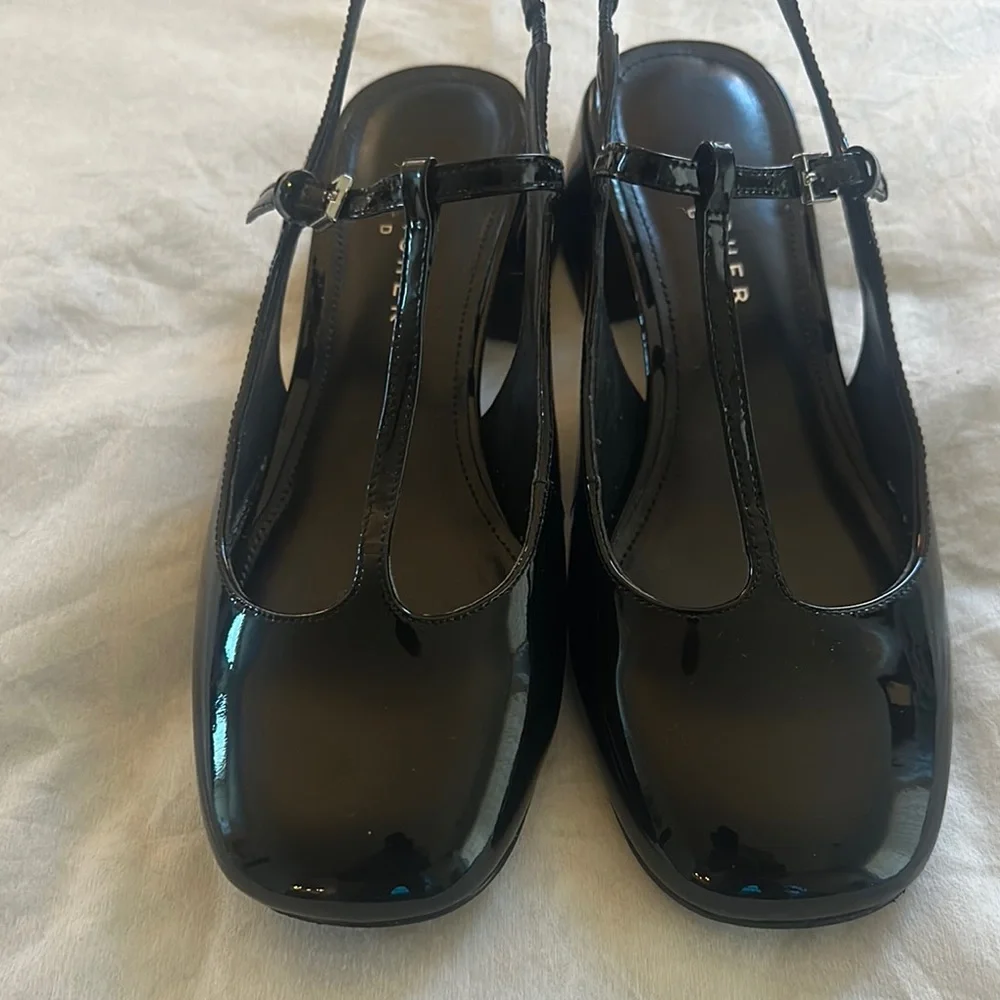 Marc Fisher Black Patent Leather Heels T-Strap - Picture 3 of 5